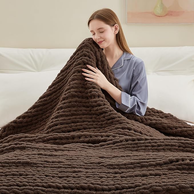 Negwoo Chunky Knit Throw Blanket, 40''*50'' Knitted Throw for Bed Couch, Handmade Dark Brown Crochet Big Thick Blanket, Machine Washable Cute Comfy Blanket for Home Decor