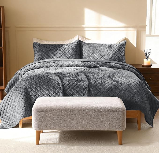 3-Piece Velvet Quilt Set California King Size 106"x118" Bed Blanket Quilted Bedspread Soft Luxury Bedding with 2 Pillow Shams 20''x36'' for All-Season,Gray