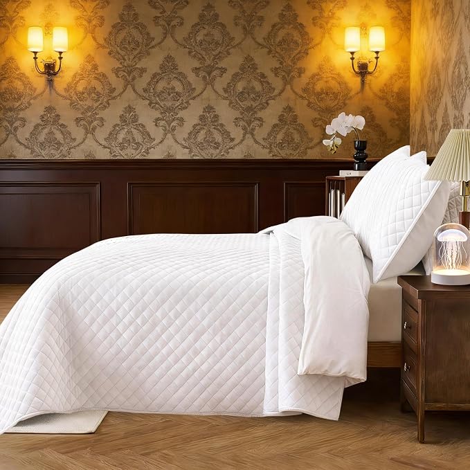 Velvet Oversized King Quilt Size Set 120x120 Luxury Ultra Soft Bedspread Coverlet 3-Piece King Comforter Sets with 2 Pillow Shams 20x36 Cozy All Seasons Velvet Bedding Set, Cream White