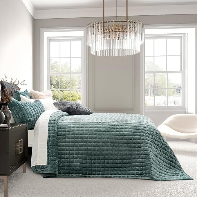RECYCO Luxury Velvet Quilt Set Full Queen Size, Lightweight Velvet Comforter Set, Oversized Bedspread Coverlet Quilted Bedding Set, with 2 Matching Pillow Shams, for All Season, Aqua Green