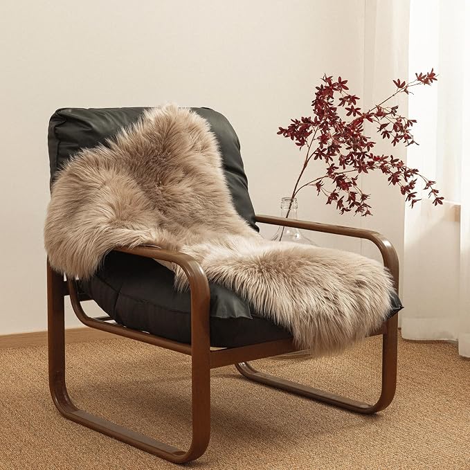 Ashler Faux Fur Rug, Beige Area Rugs, Fluffy Sheepskin Fur Rug, Fuzzy Ultra Soft 2 x 3 Ft Rugs, Machine Washable Shag Rug, Nursery Throw Rugs for Bed, Living, Kids Room