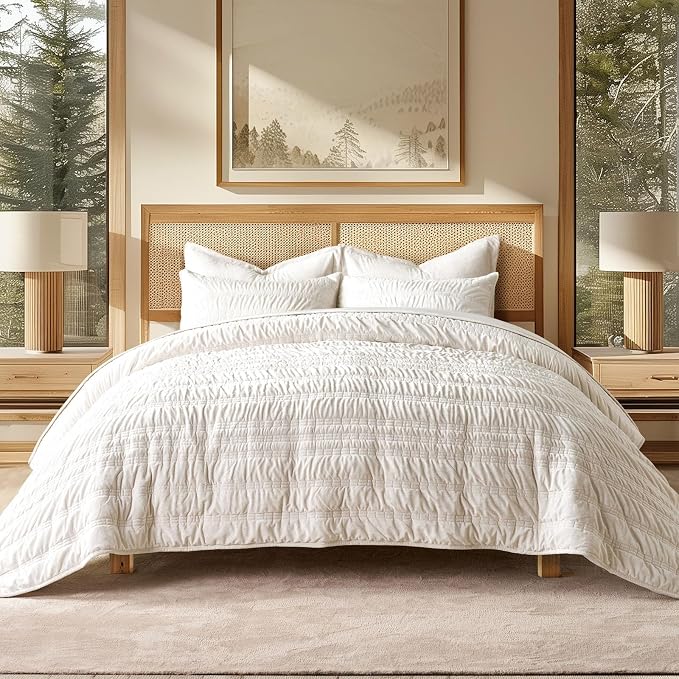 EVERGRACE Luxury Ruched Velvet Quilt King Size, Ultra Soft Bedspread Coverlet Set, Lightweight Velvet Comforter, Quilted Bedding Cover with 2 Matching Shams for All Season, Ivory White | Luxe Velvet