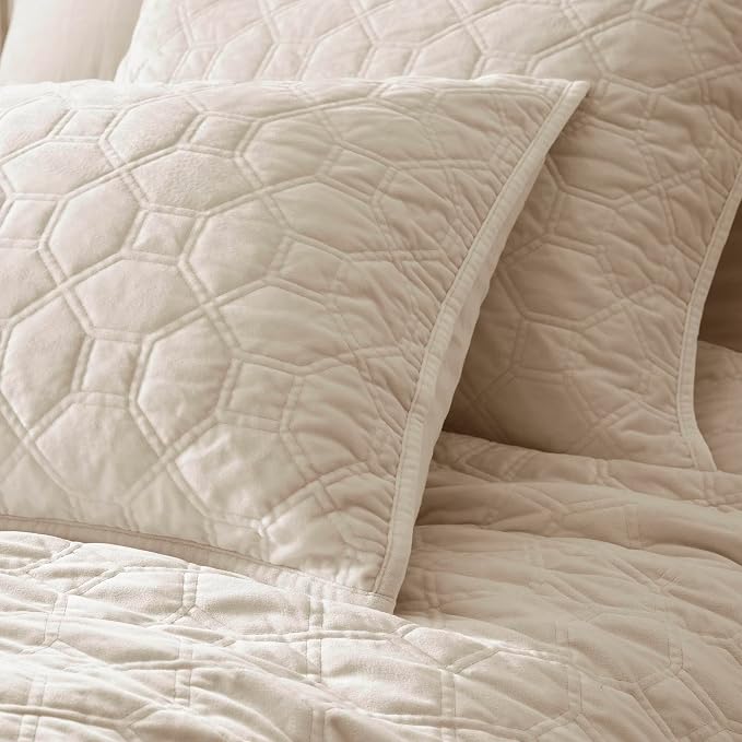 Madison Park Harper Quilt Set Velvet Casual Geometric Stitching Design All Season, Lightweight Coverlet, Cozy Bedding, Matching Shams, Full/Queen(90"x90"), Ivory 3 Piece