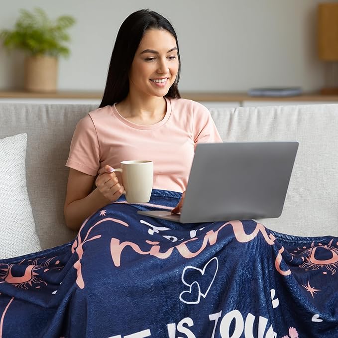 Friend Gifts for Women Throw Blanket, Inspirational Quote Moon Floral Design Soft Cozy Fuzzy Flannel Blanket, Gift for Female Friend Birthday Christmas (50" x 60")