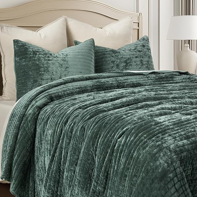 EverGrace Velvet Quilt Set Queen Size, Luxurious Soft Striped Channel Bedding Set, Lightweight Velvet Comforter for All Season, Oversized Bedspread Coverlet with 2 Matching Shams, Dark Green