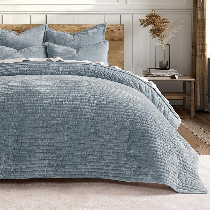 EverGrace Velvet Quilt Set King Size, Luxurious Soft Striped Channel Bedding Set, Lightweight Velvet Comforter for All Season, Oversized Bedspread Coverlet with 2 Matching Shams, Blue Linen