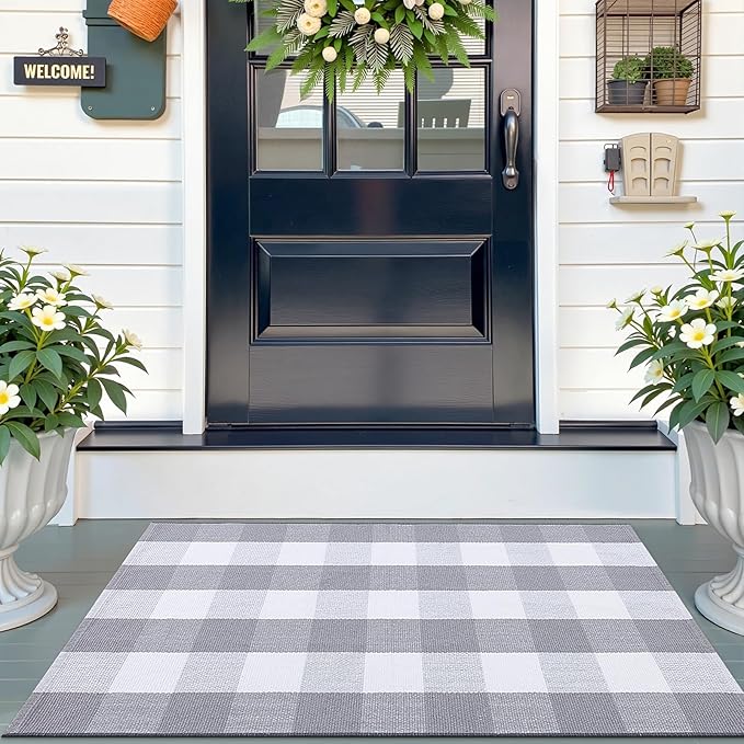 OLANLY Buffalo Plaid Rug 2'4" x 3'7" (27.5" x 43") – Grey and White Cotton Checkered Doormat, Washable Indoor Outdoor Rug for Layered Front Porch, Kitchen, Entryway Decor