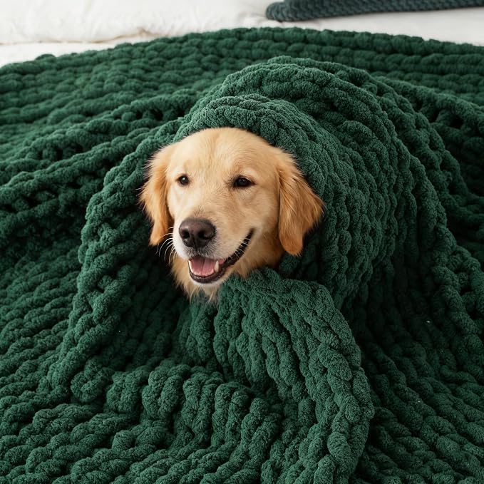 Battilo Dark Green Chunky Knit Throw Blanket, Soft and Thick Chirstmas Green Chenille Throw Blanket, 50"x60" Handmade Cable Knit Crochet Blanket, Knot Knitted Throw Blankets for Couch Home Decor