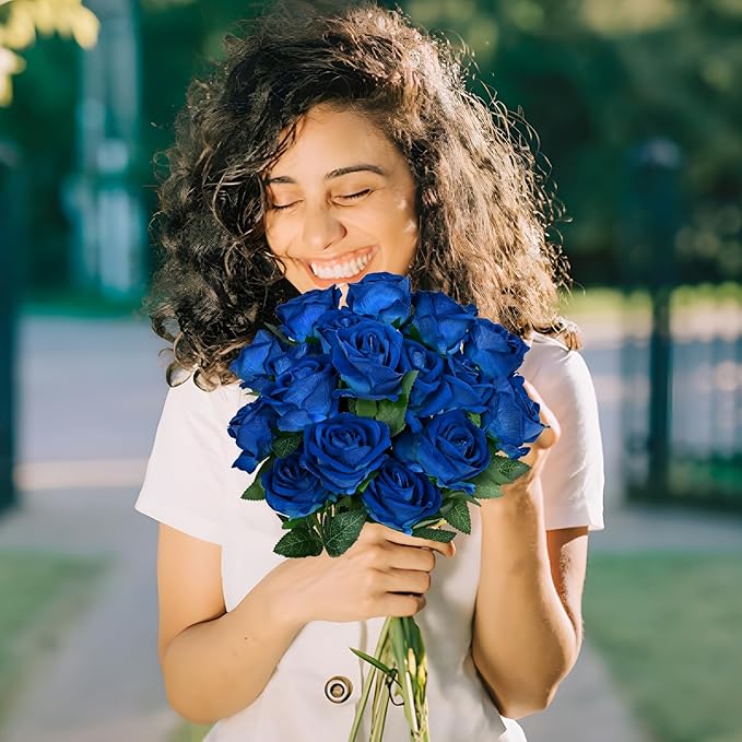 Waipfaru 50 Pcs Blue Roses, Fake Roses Artificial Velet Flowers for Valentines Mothers Day Wedding Centerpieces Decor (Royal Blue)