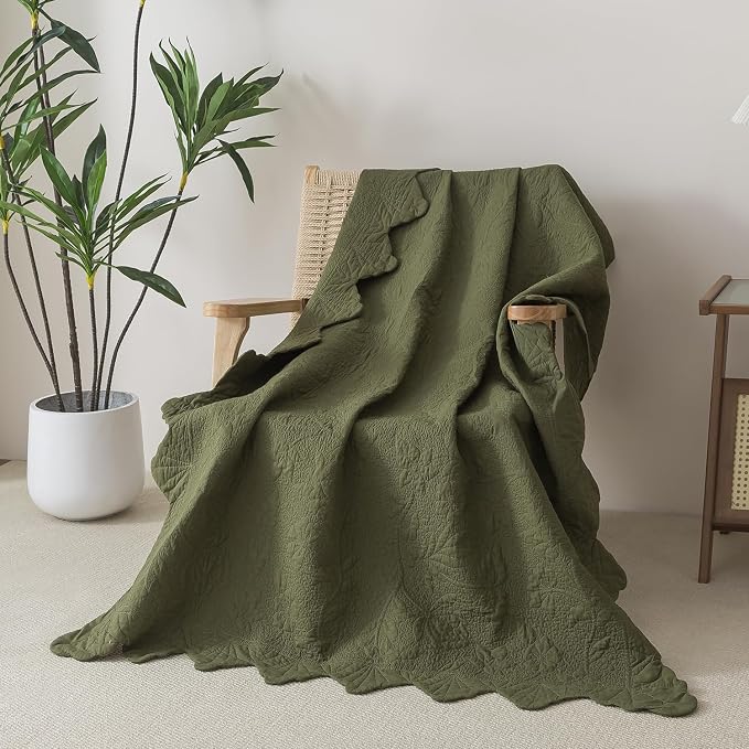 Brandream Olive Green Scalloped Quilt Cotton Quilted Throw Blanket for Bed Couch Daybed 47 X 60 Inch Decorative Throw Blankets