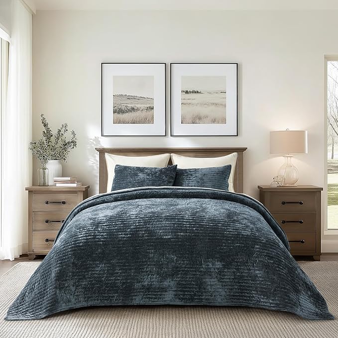 EverGrace Velvet Quilt Set King Size, Luxurious Soft Striped Channel Bedding Set, Lightweight Velvet Comforter for All Season, Oversized Bedspread Coverlet with 2 Matching Shams, Stormy Blue