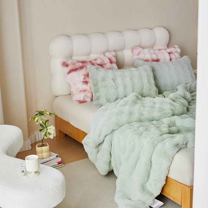 Simple&Opulence Fluffy Faux Fur Comforter Set, Plush Fuzzy Minky Bedding Set, 3 Pieces Warm Soft Comforter Bedding Set for Winter - 1 Shaggy Comforter with 2 Pillow Shams(King, Light Green)