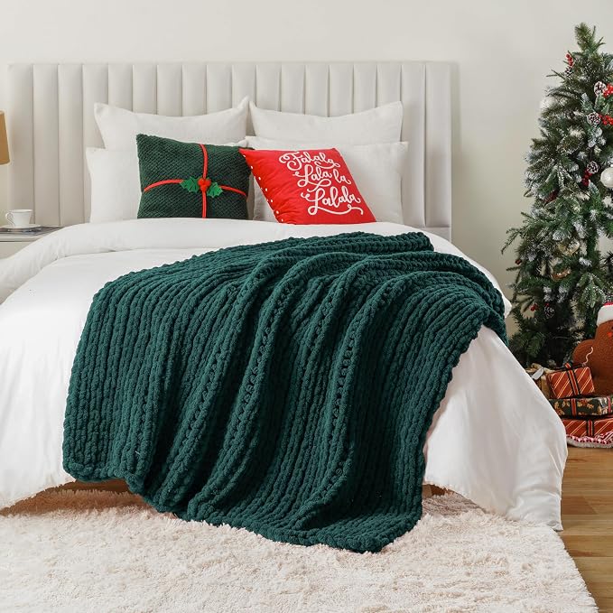 Battilo Dark Green Chunky Knit Throw Blanket, Soft and Thick Chirstmas Green Chenille Throw Blanket, 50"x60" Handmade Cable Knit Crochet Blanket, Knot Knitted Throw Blankets for Couch Home Decor