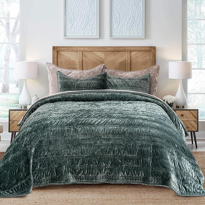 EVERGRACE Luxury Ruched Velvet Quilt King Size, Ultra Soft Bedspread Coverlet Set, Lightweight Velvet Comforter, Quilted Bedding Cover with 2 Matching Shams for All Season, Dark Green | Luxe Velvet