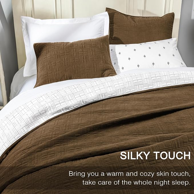 ELEGANT LIFE HOME Luxury Velvet Corduroy Geometric Stitching Bedding Quilt Set with Matching Shams, King/California King (106 in x 92 in /1+20 in x 36 in /2), 3 Piece, Brown