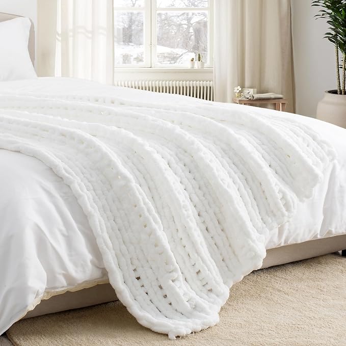 Chunky Knit Throw Blanket 60x80, 100% Handmade Chenille Yarn | 6.7lbs Soft Thick Cable Knitted Blankets, Large Rope Knot Crochet Throws for Couch Sofa Bed Machine Washable, Snow White