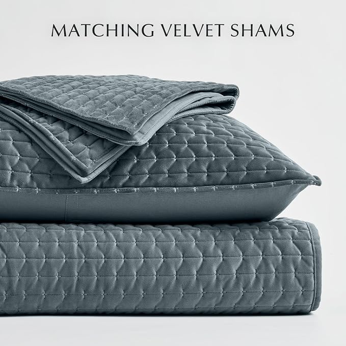 EverGrace Luxury Velvet Quilt Bedding Set Full Queen Size 3 Pieces with Pillow Shams, Soft Cross-Stitch Velvet Comforter Set, Lightweight Coverlet Bedspread for All Seasons, Stormy Blue