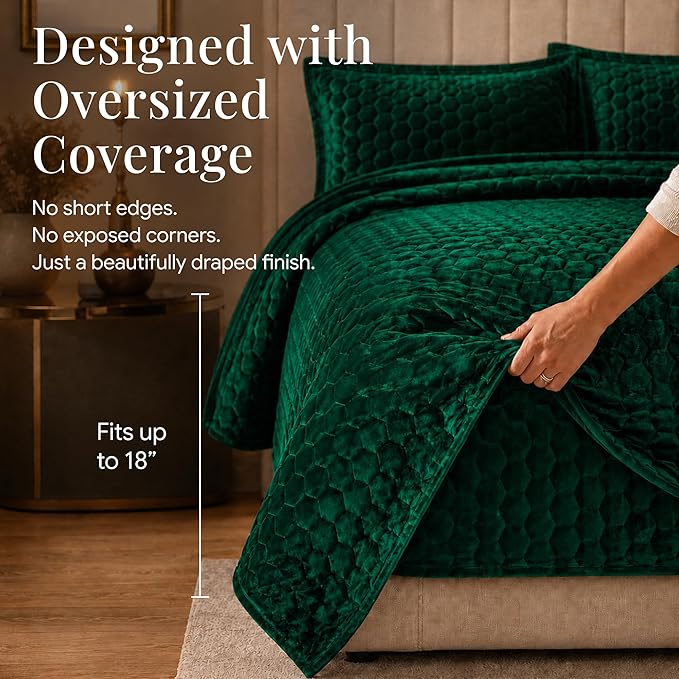 Tribeca Living Lugano Oversized Velvet Quilt Set - All Season, Extra Large, 2 Piece Twin Size Comforter Set with 1 Pillow Sham in Emerald Green Honeycomb Pattern 260GSM