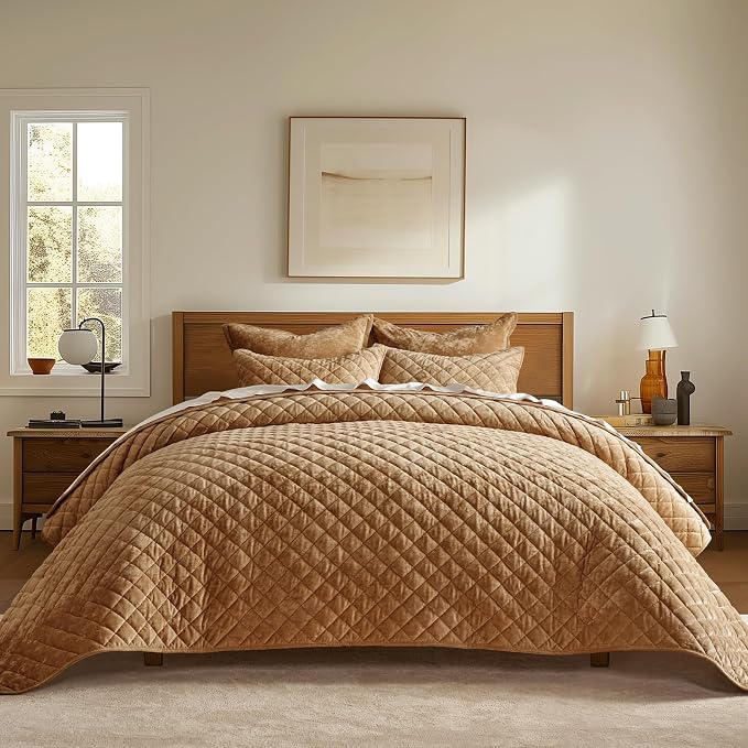 EVERGRACE Luxury Velvet Quilt Set King Size, Diamond Quilted Lightweight Velvet Comforter for All Season, Ultra Soft Oversized Bedspread Coverlet Bedding Set with 2 Pillow Shams, Gold Caramel | Luxe Velvet
