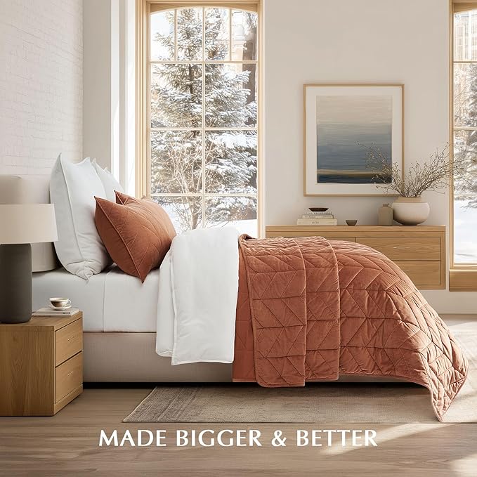 EVERGRACE 3 Pieces Luxurious Queen Velvet Quilts, Ultra Soft Lightweight Velvet Comforter Set, Matelasse Oversized Bedspread Coverlet for All Season with 2 Shams, Burnt Orange, 92"x96"