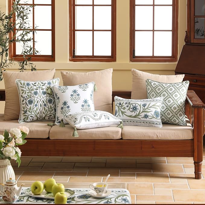 ISAENNE Designer Linen Throw Pillow Cover,Set of 2,20"x12"-Mosella D | Vintage Elegant Rectangle Decor Pillow Cover,Concealed Zipper Design,Floral Pattern,Sofa,Bedroom,Living Room,Lounge Chairs