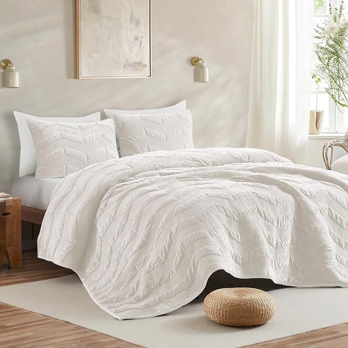 SHALALA Velvet Quilt Set King Size,Ultra Soft Luxury Lightweight Summer Velvet Comforter Set, Oversized Bedspread Coverlet with 2 Shams Geometries Pattern,for All Season(Ivory,King)