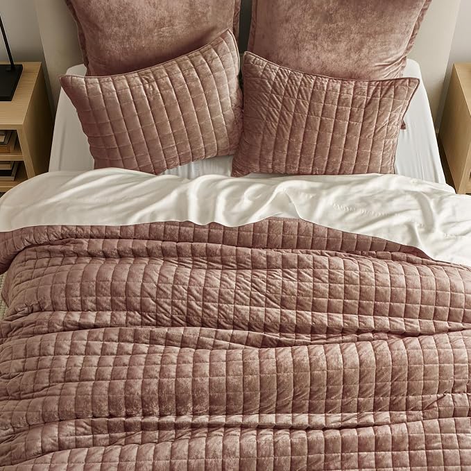RECYCO Luxury Velvet Quilt Queen Size Bedding Set, Ultra Soft Velvet Comforter Set, Lightweight Quilted Channel Box Stitch Oversized Bedspread Coverlet for All Season, with 2 Shams, Terracotta Clay