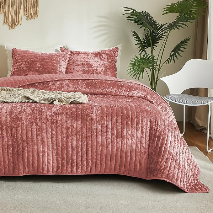 Luxury Soft Velvet Quilt Set Queen Size - Lightweight Velvet Bedding Set for All Season, Oversized Bedspread Coverlet Comforter Set with 2 Pillow Shams, Pink, Striped
