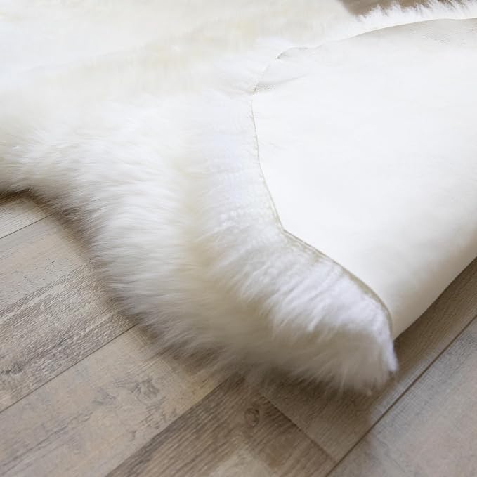Sheepskin Rug, Fluffy Shaggy Area Rug, Super Soft 48‘’ x 72‘’ Sheepskin Rug, Decorative Rugs for Bedroom, Children's Room, Living Room (Pearly White, 48”×72”)