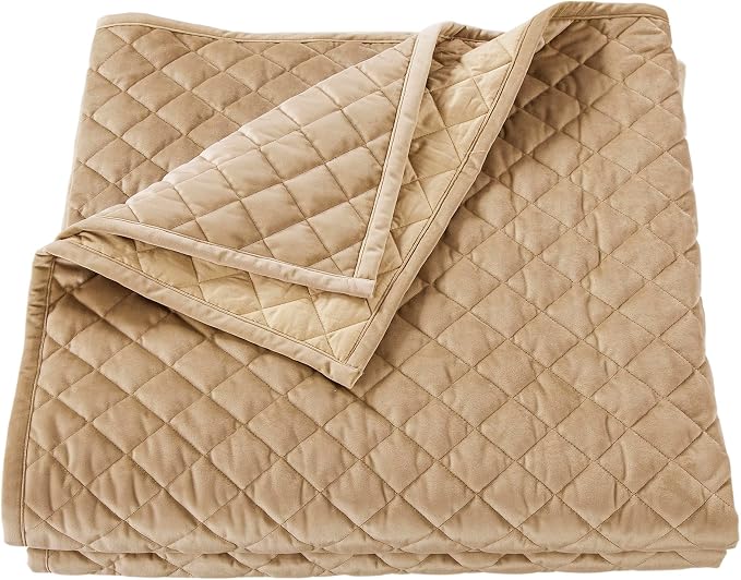 HiEnd Accents Velvet Diamond 3 Piece Quilt Set with Pillow Shams, Twin Size, Oatmeal Solid Color, Classic Traditional Luxury Bedding Set, Soft Lightweight Bed Cover, 1 Quilt and 2 Pillowcases