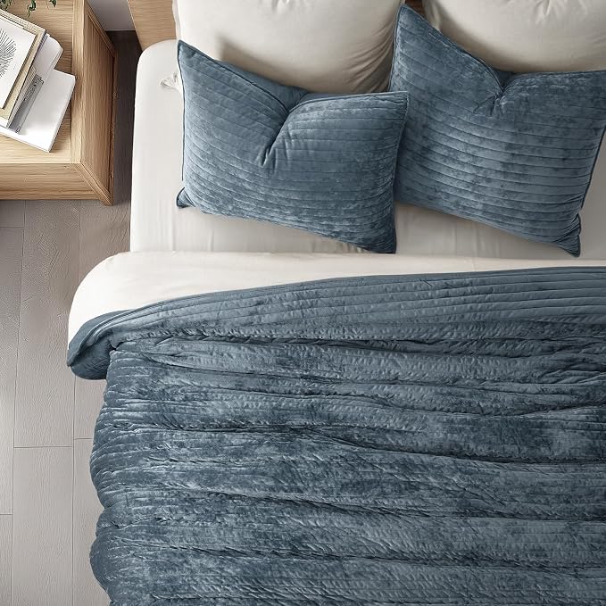 EverGrace Velvet Quilt Set King Size, Luxurious Soft Striped Channel Bedding Set, Lightweight Velvet Comforter for All Season, Oversized Bedspread Coverlet with 2 Matching Shams, Stormy Blue