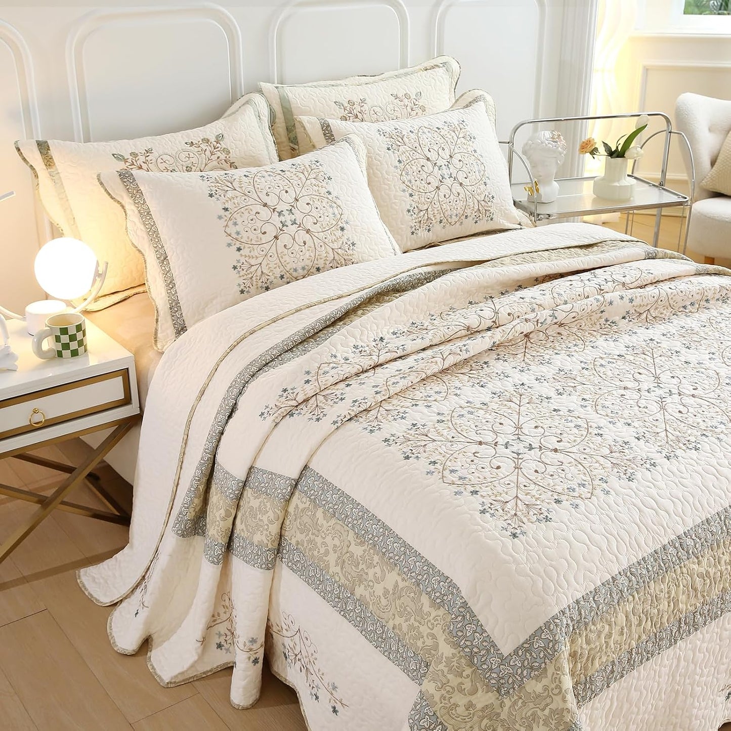 vctops Elegant Embroidered Quilt Set Farmhouse Patchwork Oversized Queen Size Reversible Bedspread Coverlet 3 Piece Cotton Quilted Bedding Set for All Season, 1 Quilt + 2 Pillow Sham (94x102 in)