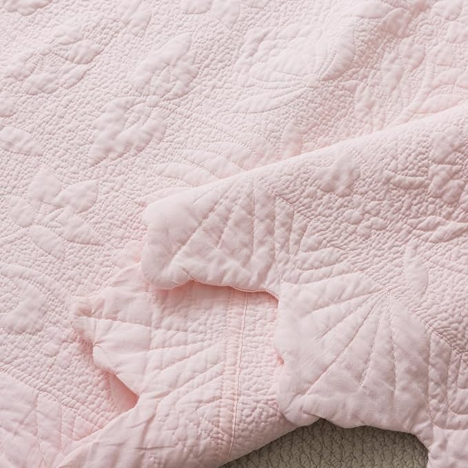Brandream Pink Scalloped Edge Quilt Cotton Quilted Throw Blanket for Bed Couch Daybed 47 X 60 Inch Decorative Throw Blankets