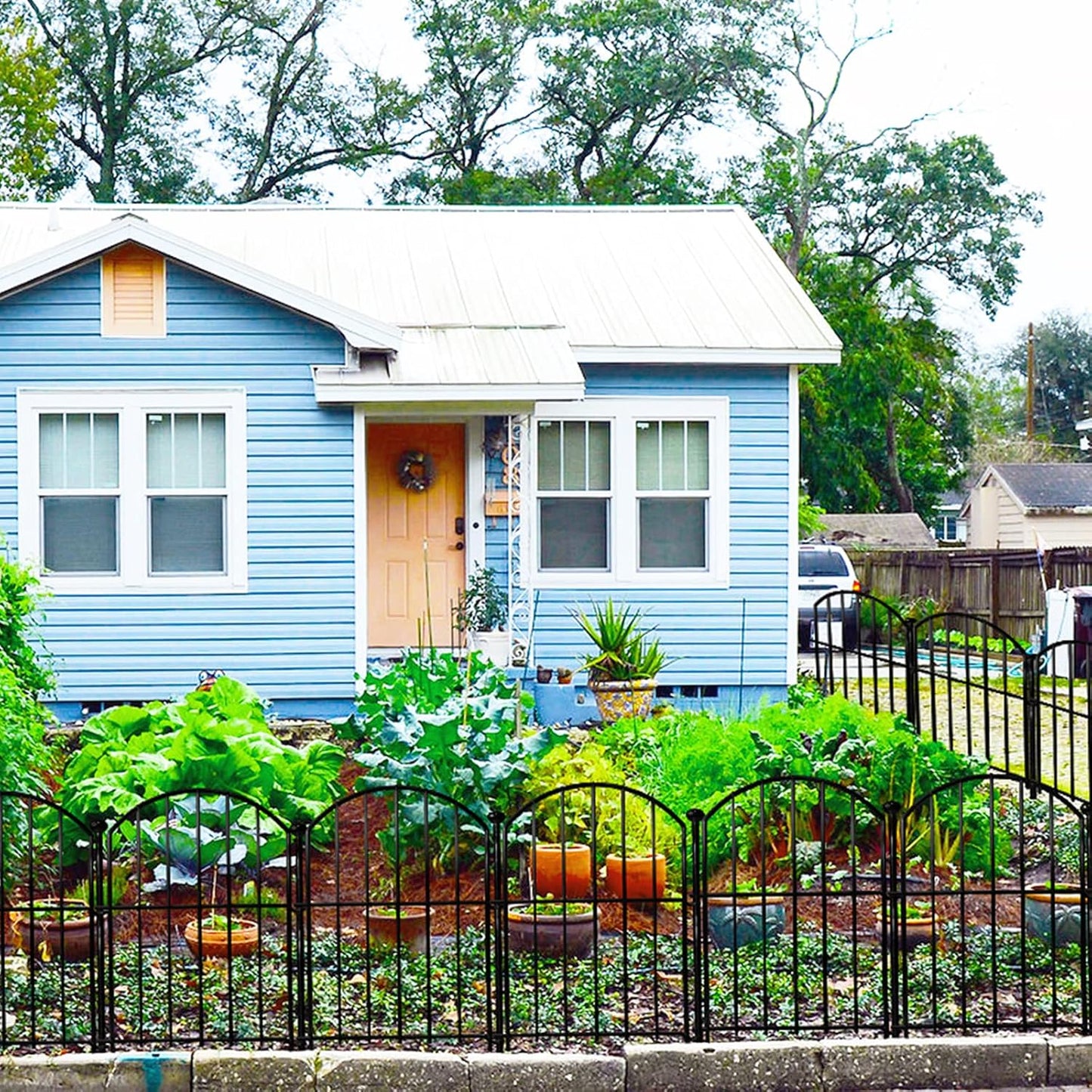 Decorative Garden Fence 17in x18ft, 18 Pack Rustproof Metal No Dig Fence Animal Barrier for Dog, Arched Flower Bed Edging Ornamental Wire Border Panel Fencing for Yard Patio Outdoor Decor