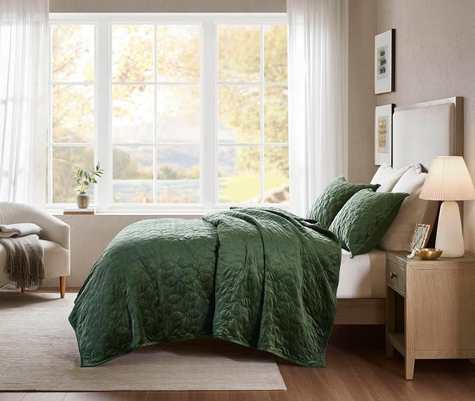 Madison Park Harper Quilt Set Velvet Casual Geometric Stitching Design All Season, Lightweight Coverlet, Cozy Bedding, Matching Shams, King/Cal King(104"x94"), Green 3 Piece