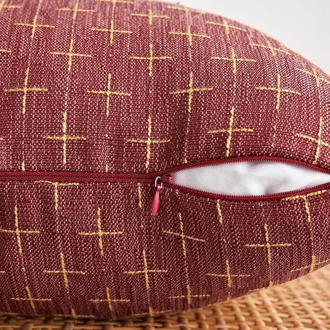 MIULEE Pack of 2 Christmas Decorative Burlap Linen Throw Pillow Covers Modern Farmhouse Pillowcase Rustic Woven Textured Cushion Cover for Sofa Couch Bed 18x18 Inch Wine Red