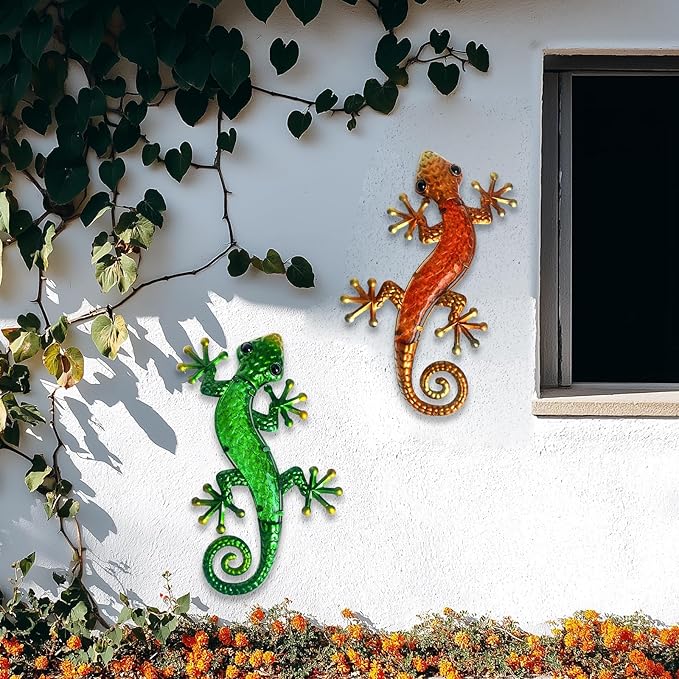 HONGLAND Metal Gecko Wall Art- 15 Inch Lizard Outdoor Decor Hanging Glass Sculpture, 2 Pack Gecko Wall Art Decorations for Garden Fence Home (Green&Orange)
