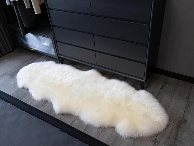 Sheepskin Rug, Fluffy Shag Area Rug, Super Soft 24” x 72“ Sheepskin Hair Rug, Pearl White Pile Rug, Decorative Throw Rugs for Bedrooms, Children's Rooms, Living Rooms (Pearly White, 24" x 72")