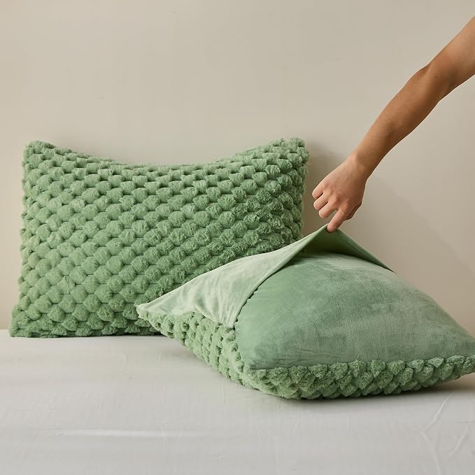 Simple&Opulence Fluffy Faux Fur Comforter Set, Plush Fuzzy Minky Bedding Set, 3 Pieces Warm Soft Comforter Bedding Set for Winter - 1 Shaggy Comforter with 2 Pillow Shams(Queen, Grid - Green)