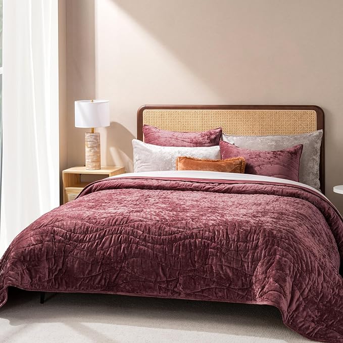 EverGrace Luxury Velvet Quilt King Size, Ultra Soft Wave Crushed Velvet Bedding Set, Lightweight Quilted Comforter Set for All Season, Oversized Bedspread Coverlet with 2 Shams, Burgundy