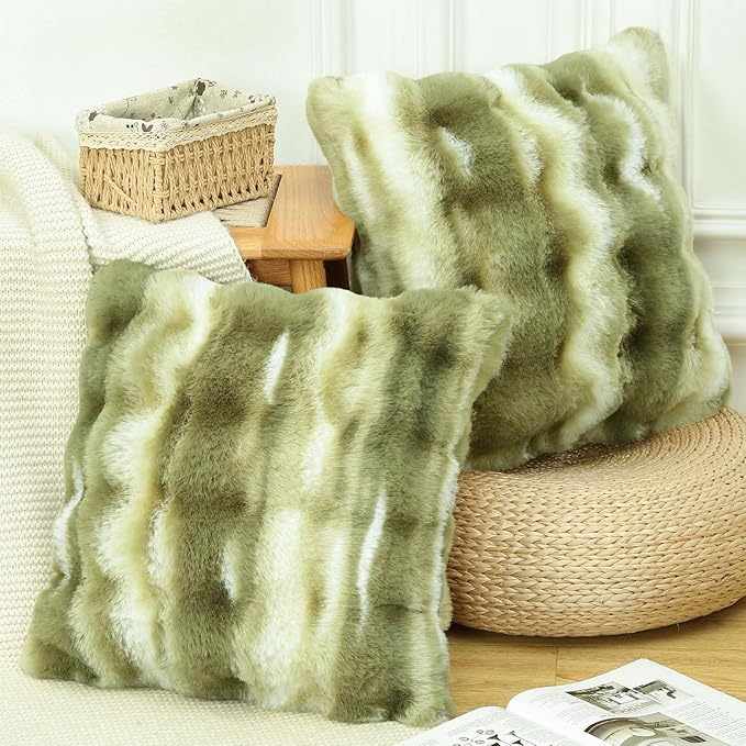MADIZZ Pack of 2 Thick Plush Faux Wool Throw Pillow Covers Soft Boho Throw Pillows Luxurious Cushion Covers for Couch Sofa Bedroom Living Room Home Decor 20x20 Inch Green