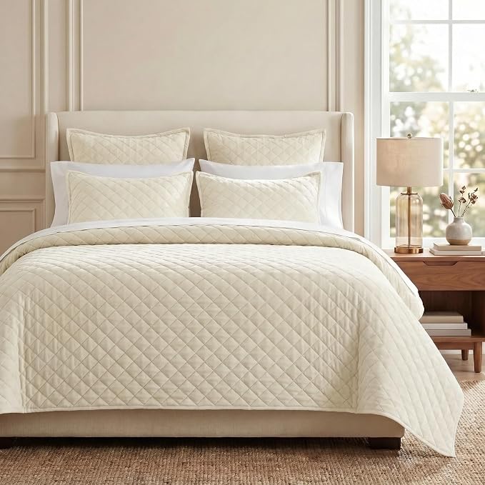 HiEnd Accents Velvet Diamond 3 Piece Quilt Set with Pillow Shams, Queen Size, Cream Solid Color, Classic Traditional Luxury Bedding Set, Soft Lightweight Bed Cover, 1 Quilt and 2 Pillowcases