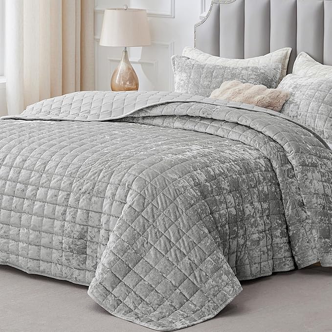 BEDELITE Velvet Quilt Set Queen Size - Luxury Soft Velvet Comforter Bedding Set for All Season, Lightweight Quilted Box Stitch Oversized Bedspread Coverlet with 2 Matching Shams, Shiny Light Grey