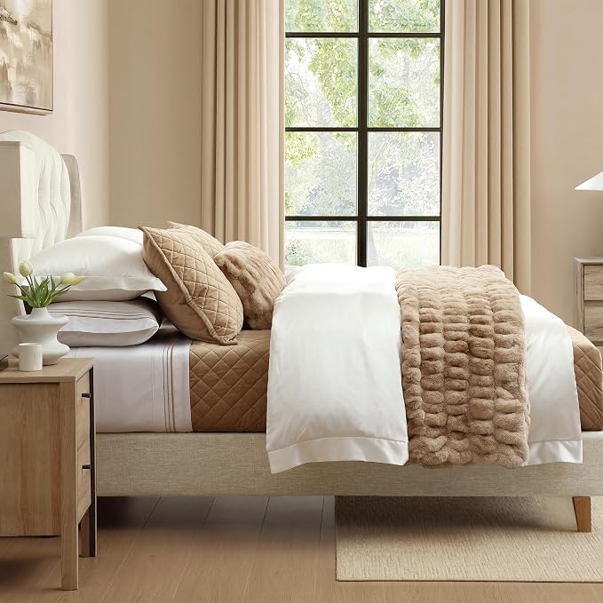 HiEnd Accents Velvet Diamond 3 Piece Quilt Set with Pillow Shams, Twin Size, Oatmeal Solid Color, Classic Traditional Luxury Bedding Set, Soft Lightweight Bed Cover, 1 Quilt and 2 Pillowcases