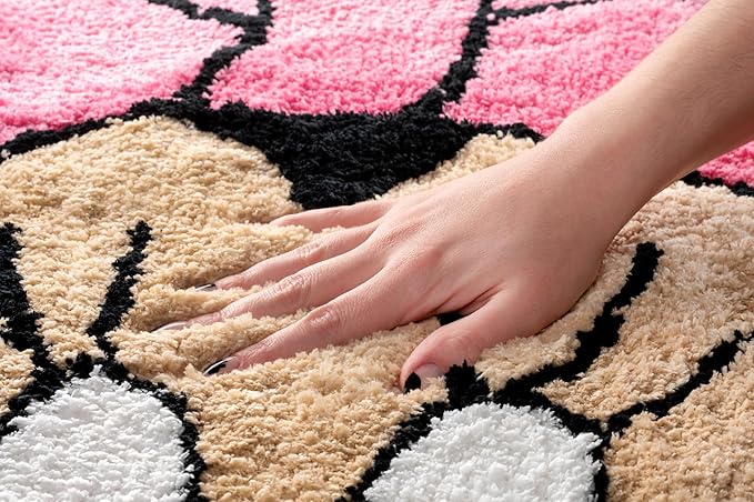 Jay Franco Disney Minnie Mouse Plush Fluffy Accent Rug - 4 x 3 ft Area Rug for Kids Bedroom or Living Room Decor