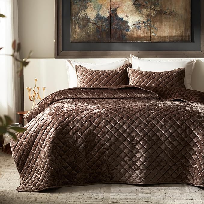 Cosybay Luxury Velvet Quilt Set Queen, Lightweight Oversized Bedspread Coverlet Quilted Box Stitch Bedding Set, with 2 Matching Pillow Shams, for All Season, Mocha Brown