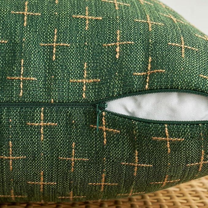 MIULEE Pack of 2 Christmas Decorative Burlap Linen Throw Pillow Covers Modern Farmhouse Pillowcase Rustic Woven Textured Cushion Cover for Sofa Couch Bed 20x20 Inch Christmas Green