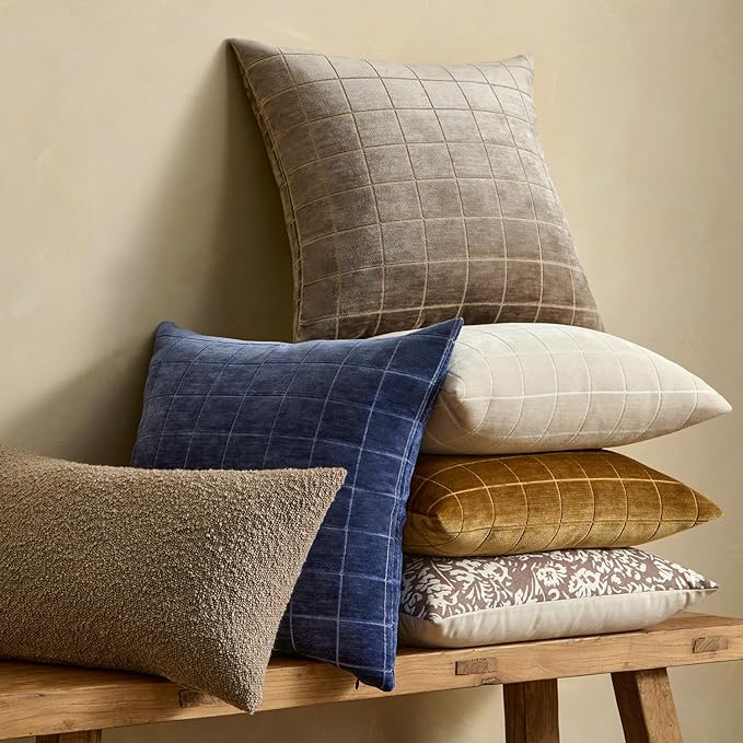 MIULEE Decorative Chenille Check Throw Pillow Covers Vintage Plaid Couch Pillows 18x18 Inch Set of 2 Neutral Boho Farmhouse Cushion Covers Modern Home Coastal Decor for Sofa Bed Living Room Navy Blue