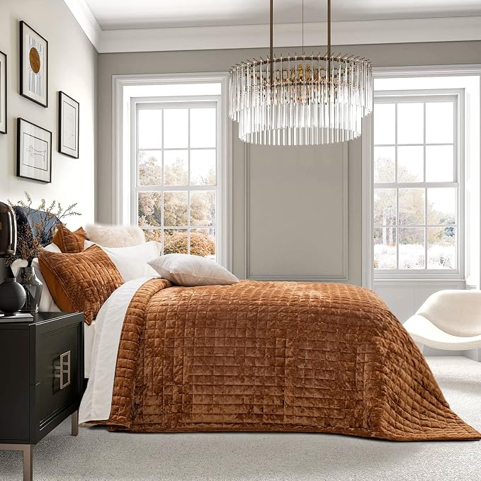 RECYCO Luxury Velvet Quilt Set, California King 118'' x 106'' Oversized Bedspread, Ultra Soft Velvet Comforter, Lightweight Box Stitch Bedding Sets for All Season, with 2 Shams, Rusty Burnt Orange