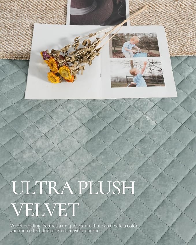 Luxury Velvet King Quilt Set, Ultra Soft Lightweight Velvet Comforter Set, Oversized Bedspread Coverlet with 2 Shams Diamond Pattern, for All Season (Aqua Green)